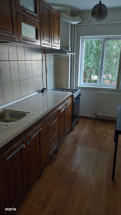 Ofer spre închiriere apartament 2 camere Pitesti