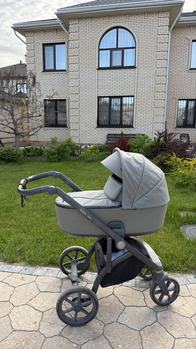 Продам коляску 2 в 1
