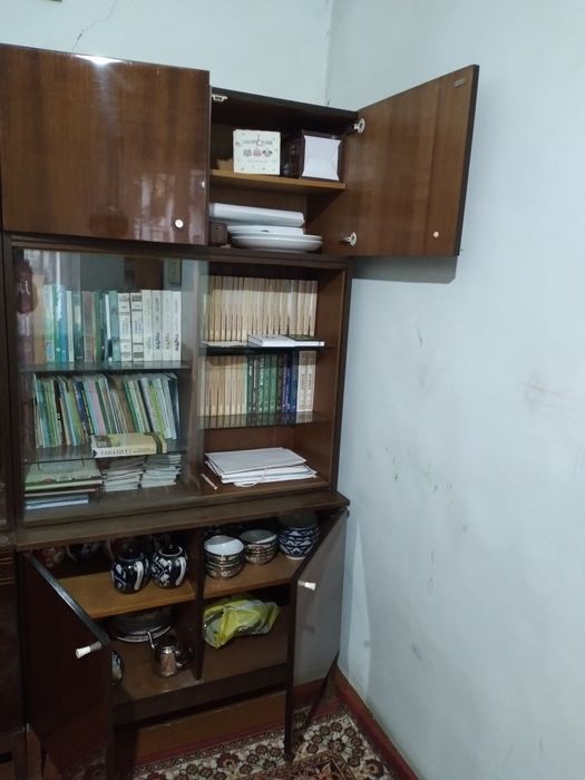 Сервант (производство ГДР, Германия)