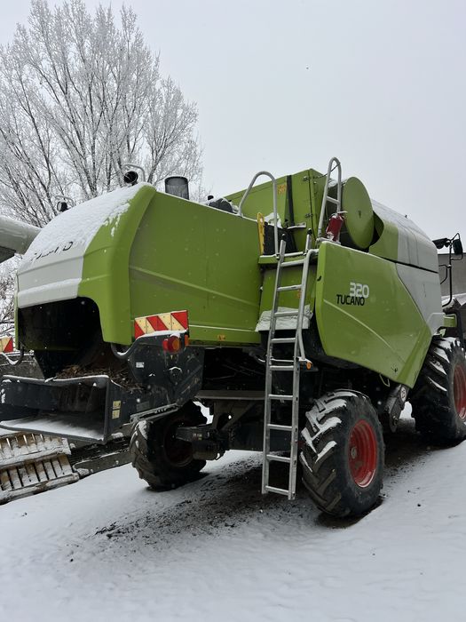 Claas tucano 320 комбайн