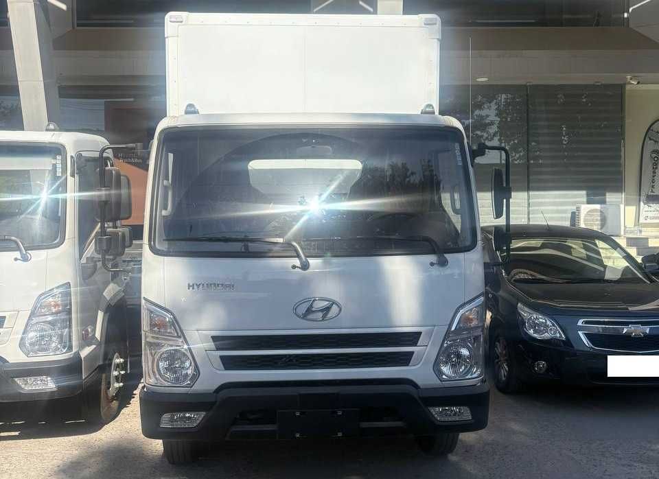 Изотермический фургон на базе Hyundai Mighty EX8