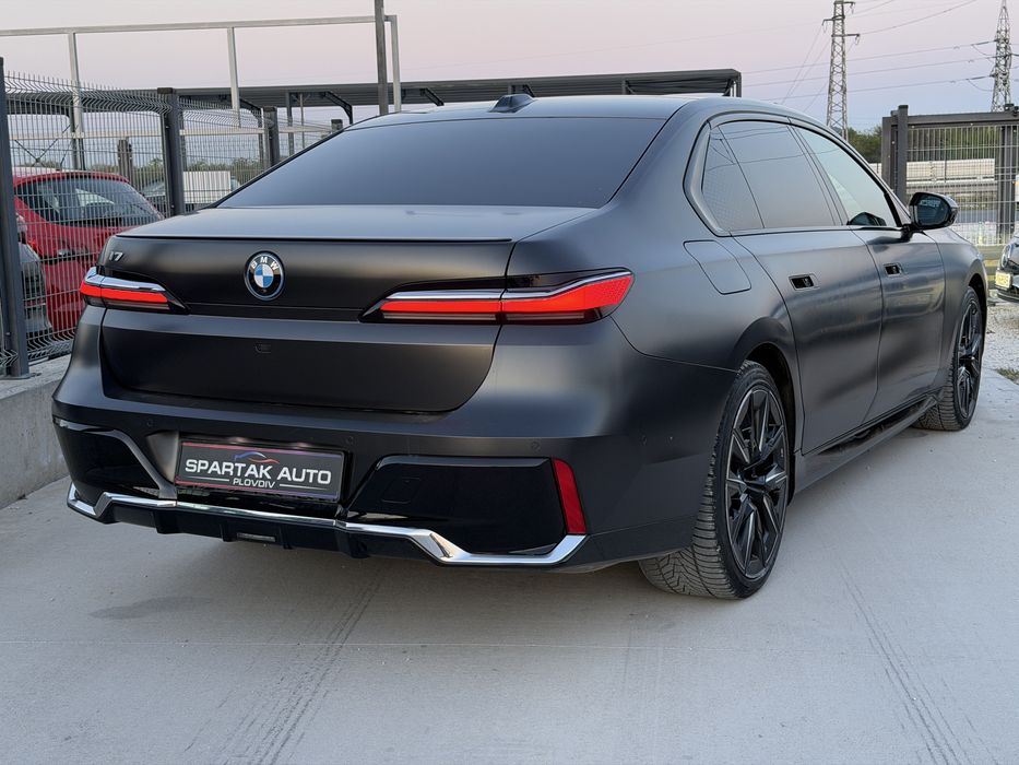BMW i7 * 2023г* 127.000КМ* ТОП* FULL MAXX* Сервизна истор