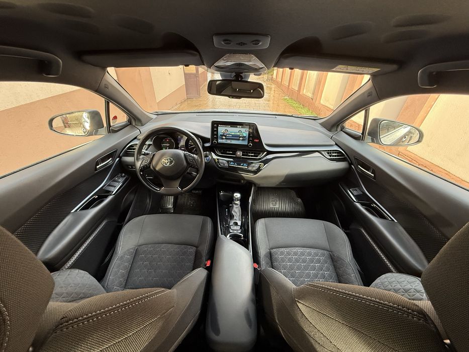 Toyota C-hr 1.8 HYBRID  122cp 69.000 Km 2020 Facelift + Roti Iarna