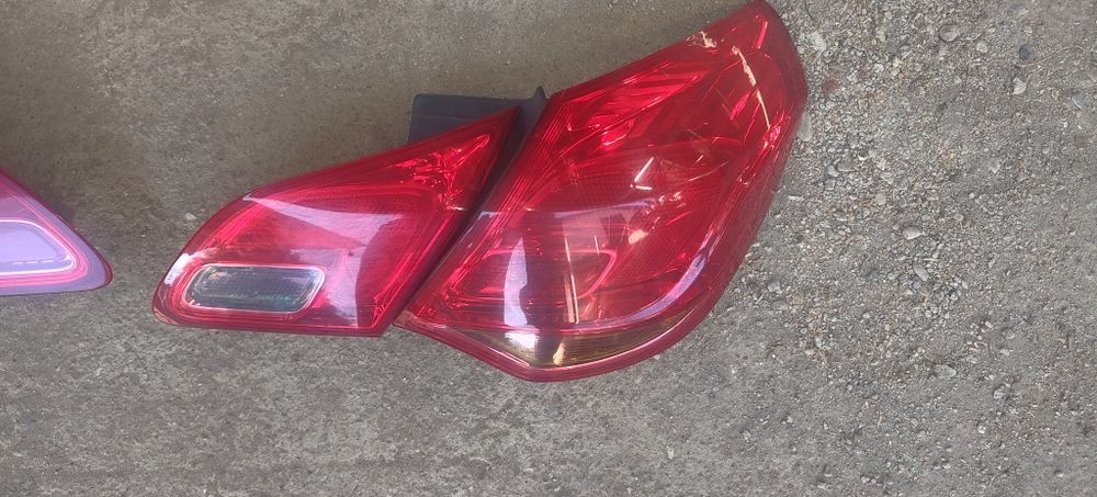 Stopuri spate opel astra J hatchback