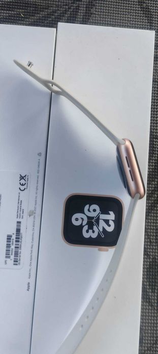 Apple Watch SE  40mm - Gold Aluminium