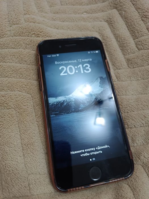 iPhone SE 2020 в хорошем сост.