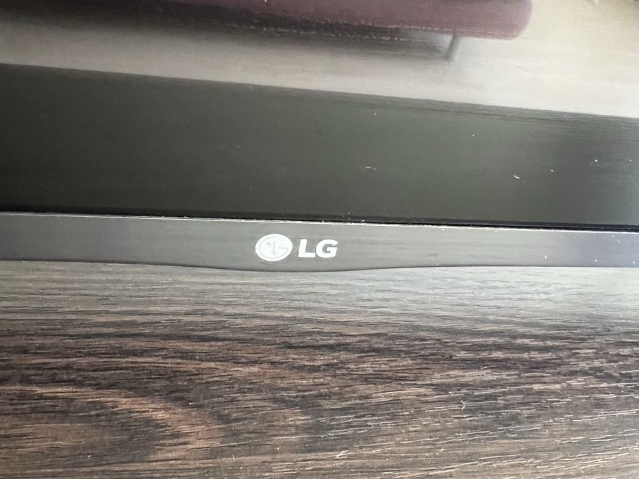 Телевизор LG почти новый