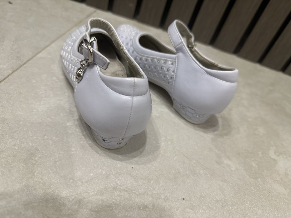 Туфли на девочку 4-6 лет