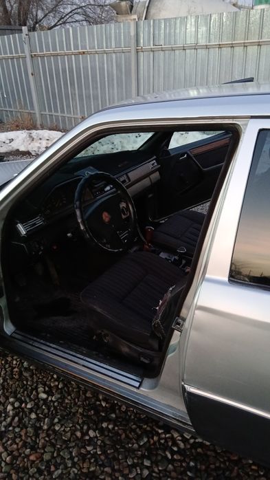 Мерседес w124 срочно продаю