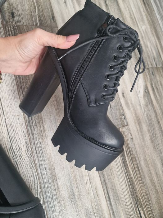 Ghete dama 38 o purtare