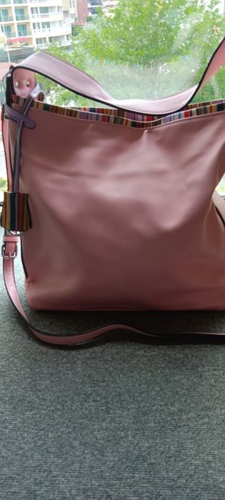 Дамска чанта от кожа в бяло и Стилна и функционална дамска чанта