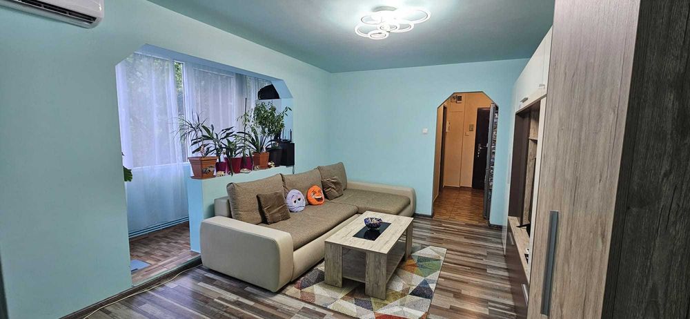 De vanzare apartament cu 3 camere direct de la proprietar