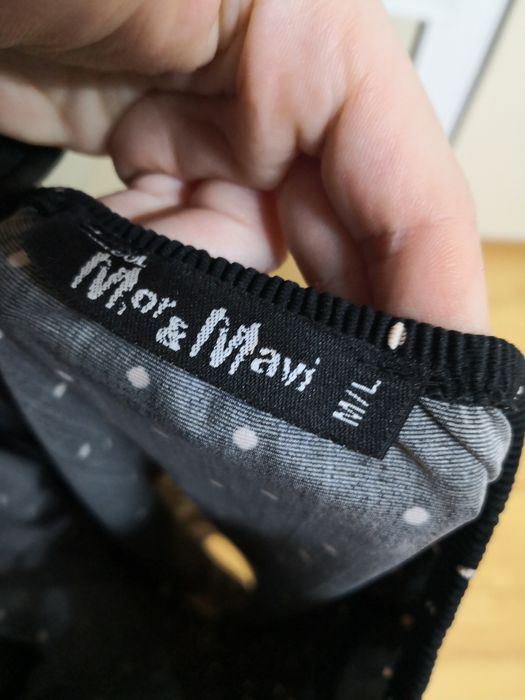 Рокля в черно-бяло