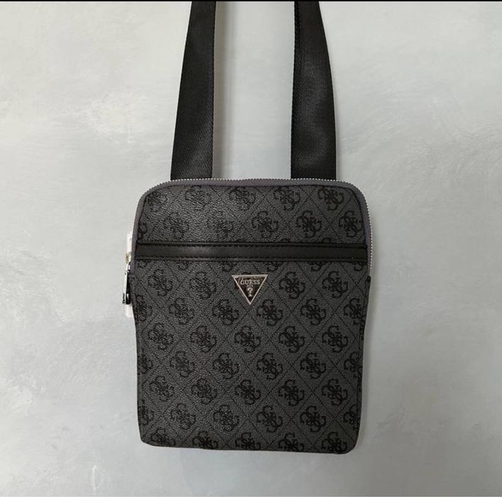 Новая guess барсетка