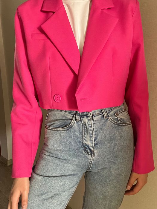 Пиджак розовый укороченный