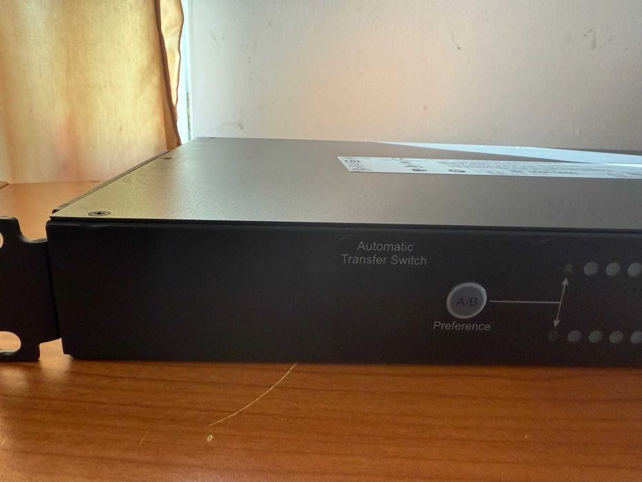 APC AP4423 автоматичен превключвател на захранване (ATS)