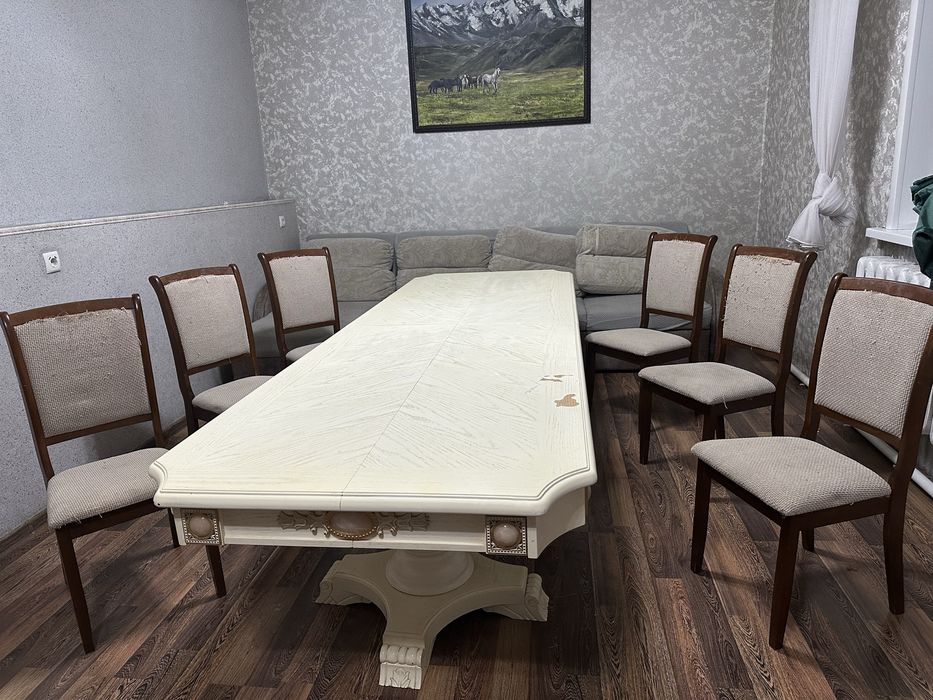 Продается стол и стулья