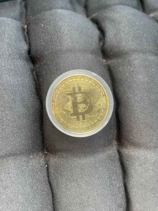 Монета биткоин