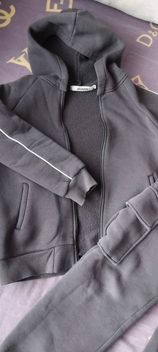 Продам костюм на мальчика рр146 (6-8лет)