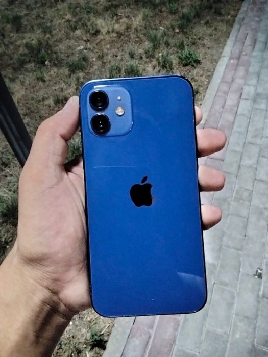 IPhone 12.    128GB