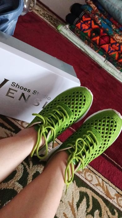 Кроссовка женская