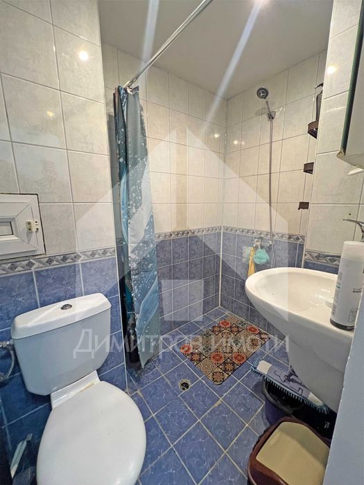 Продава двустаен апартамент готов за живеене - гр. Вълчи дол. Център.