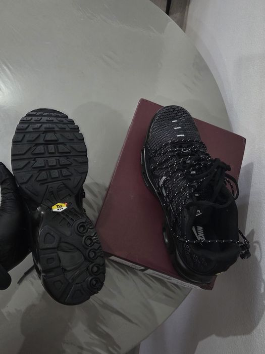 Adidasi nike air max tn