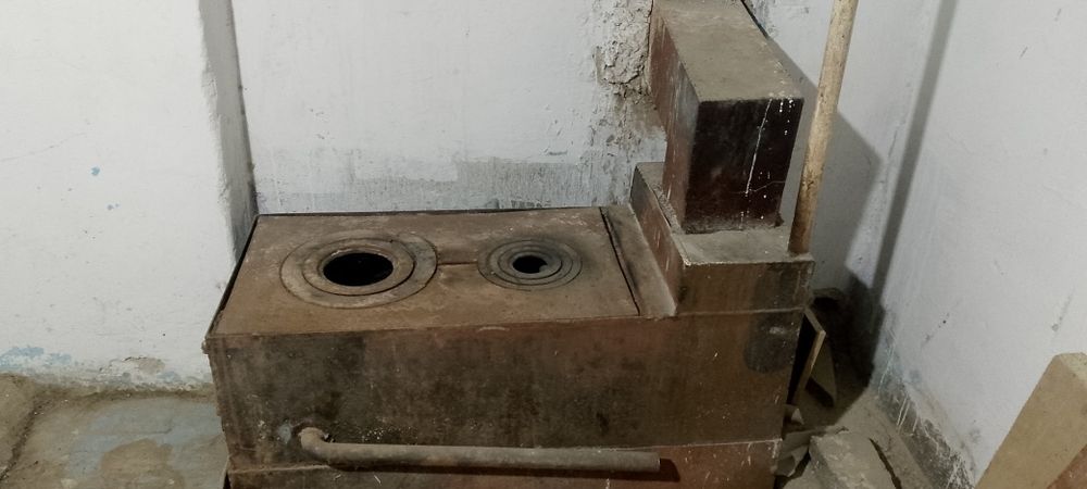 Пеш сатылады бағасы 35000 сауда бар