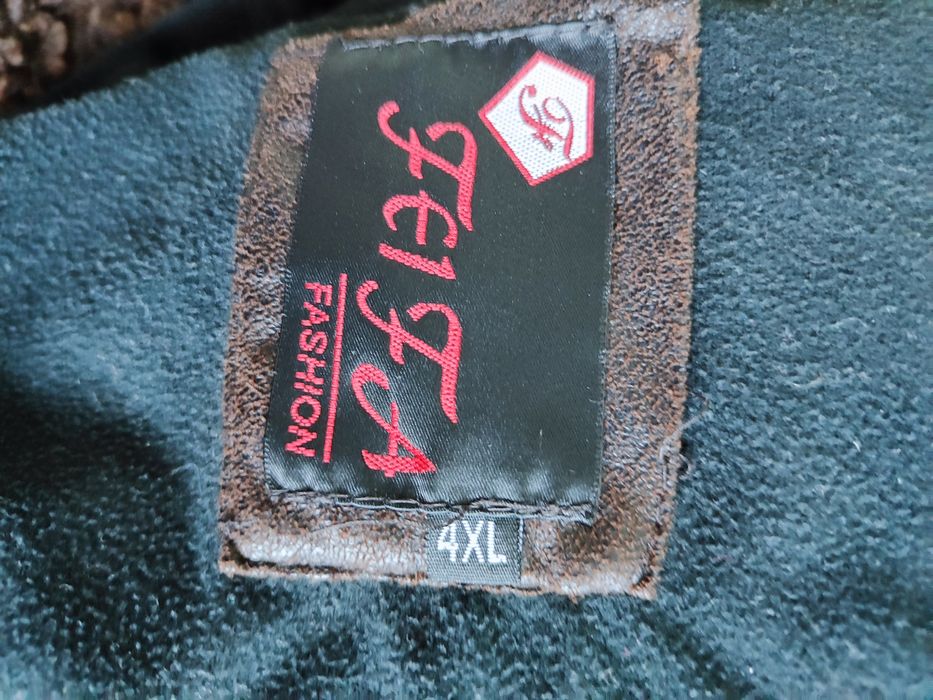 Кожено + едно спортно яке.60 +15 евро за синьото.