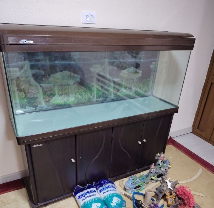 Заводской аквариум б/у