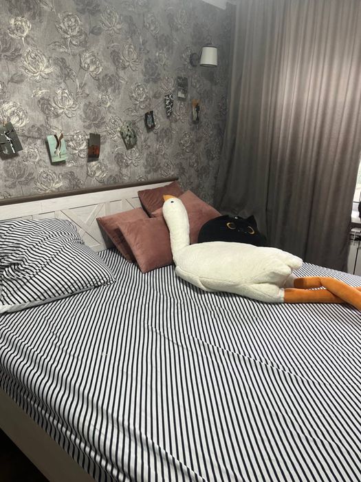 Двуспальная кровать