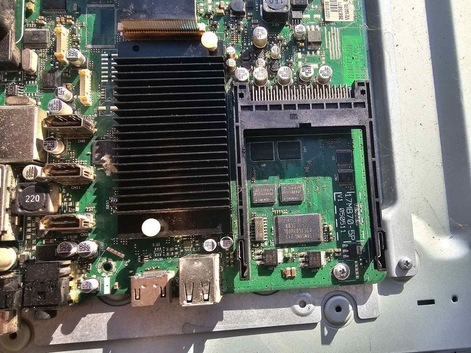 Telefunken T32R982LED DVB-CTS2  За части