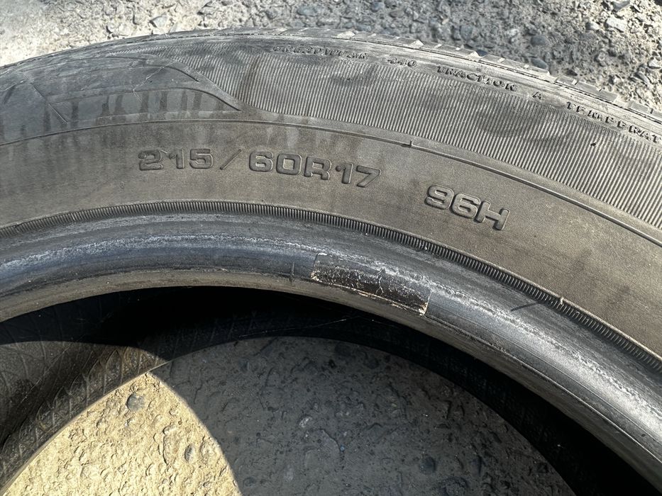 Продам б/у шины лето 215/60 R17