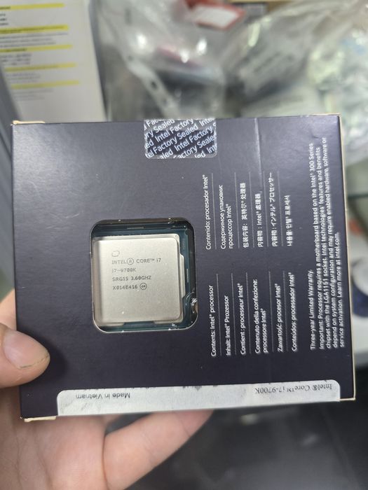 Чисто нов intel core i7 9700k (lga1151 socket)