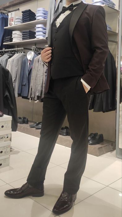 Продам смокинг, комплект с туфлями, шикарный, брендовый