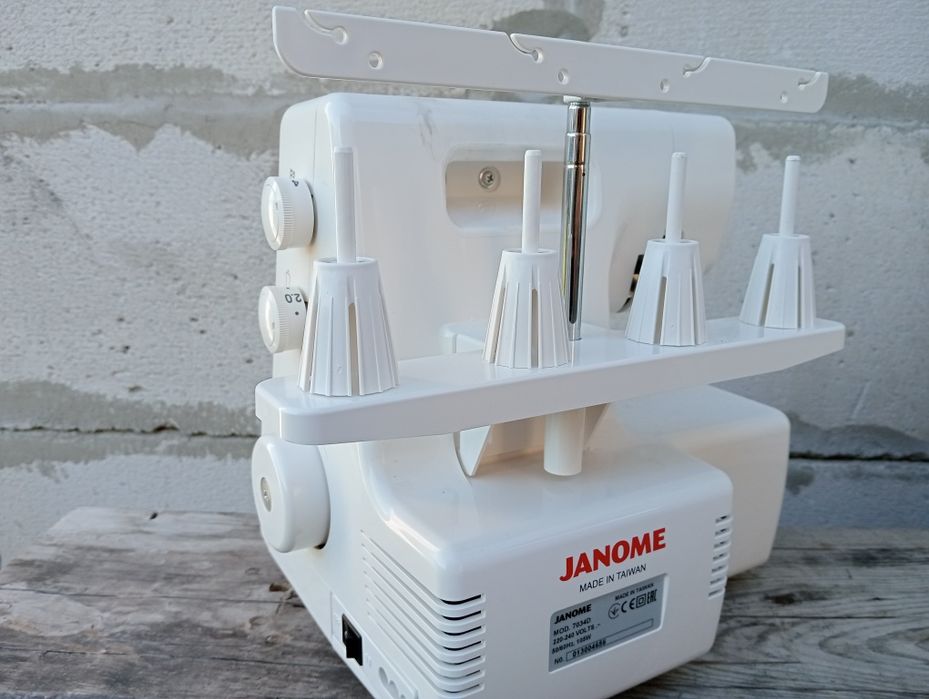 Оверлок Janome Magnolia 7034D