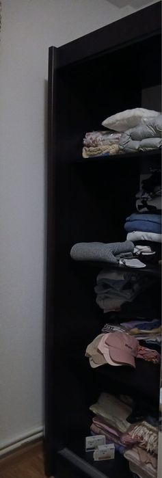 Dulap cu uși glisante