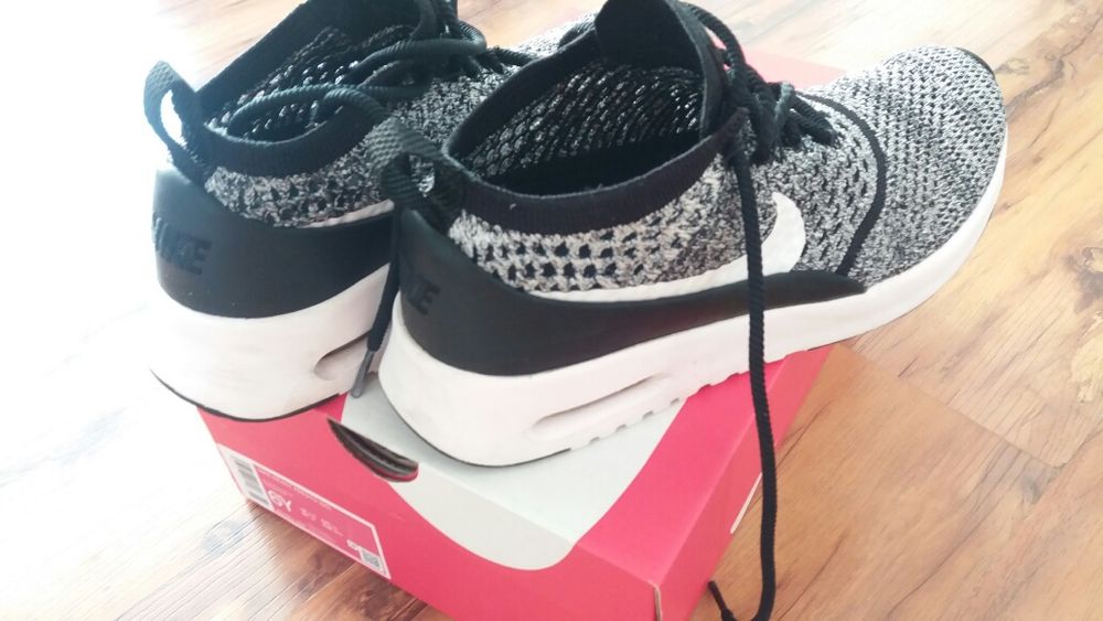 Маратонки nike 39