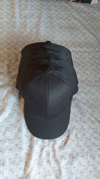 Продам женские  кепки.