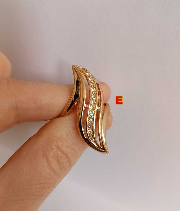 Разная бижутерия новая и б/у.