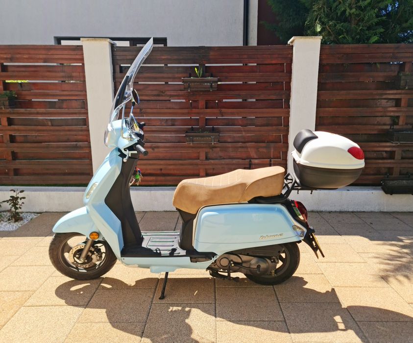 Scooter Zahara 49cc. 2022, 3200km