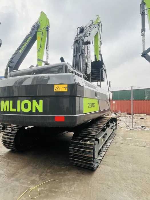 Спецтехника Экскаватор