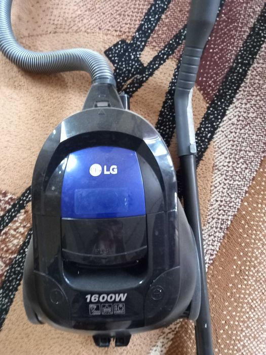 Пылесос LG 1600W