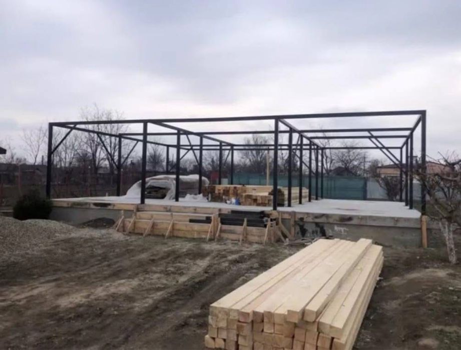 Vand case modulare pe structura metalica