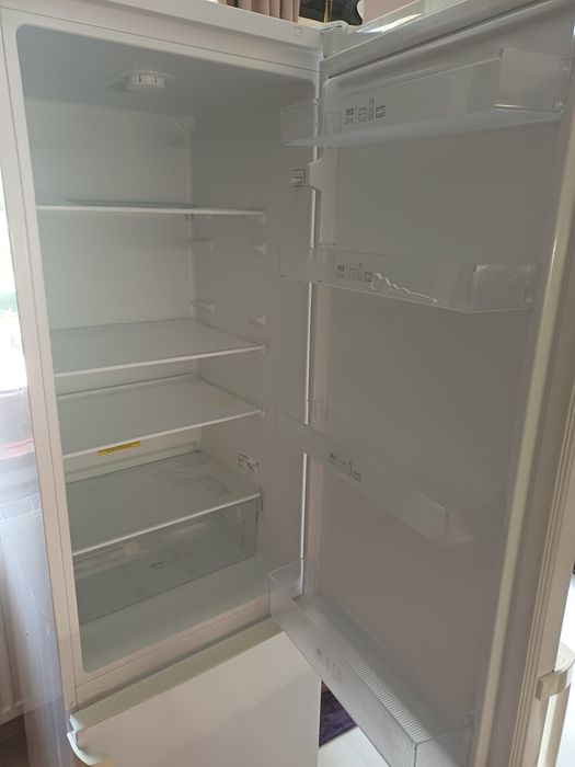 Frigider cu congelator