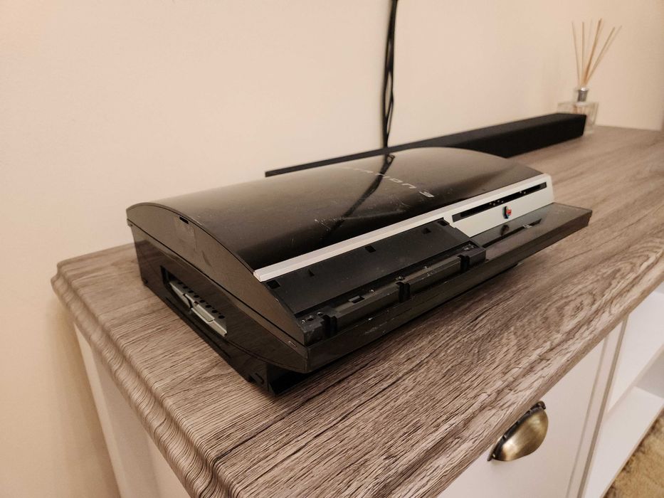 Pentru piese - Playstation 3 cechg04 fara Bluray Drive si HDD