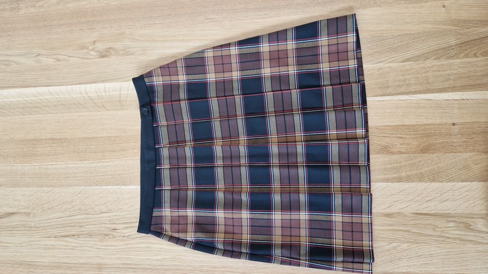 Fusta marca Dika, marimea 34