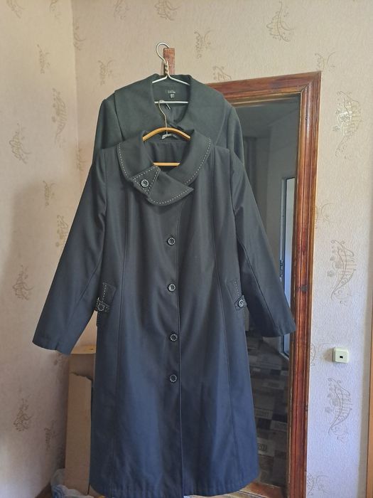 3 Пальто и плащ продаются