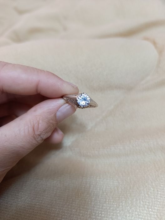 Kumush uzuklar sotiladi