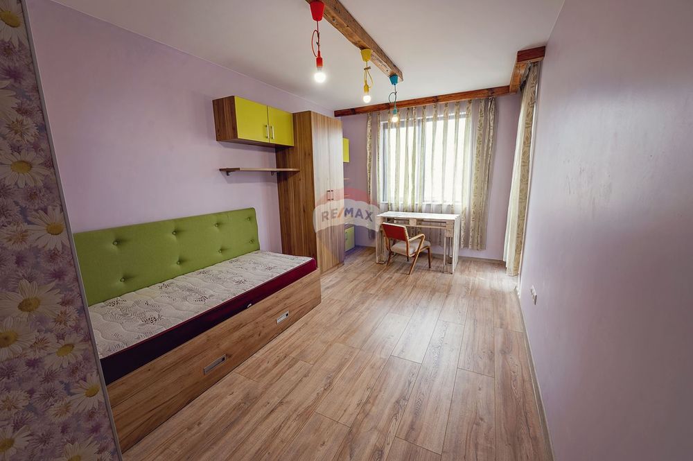 Дава се под наем Тристаен апартамент в Варна, Левски - 97 кв.м за 737.97 € - Снимка #9
